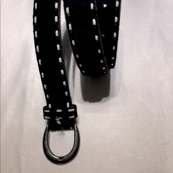 Black real suede leather belt witb white stich details on both edges 85 cm S-M - Picture 2 of 8